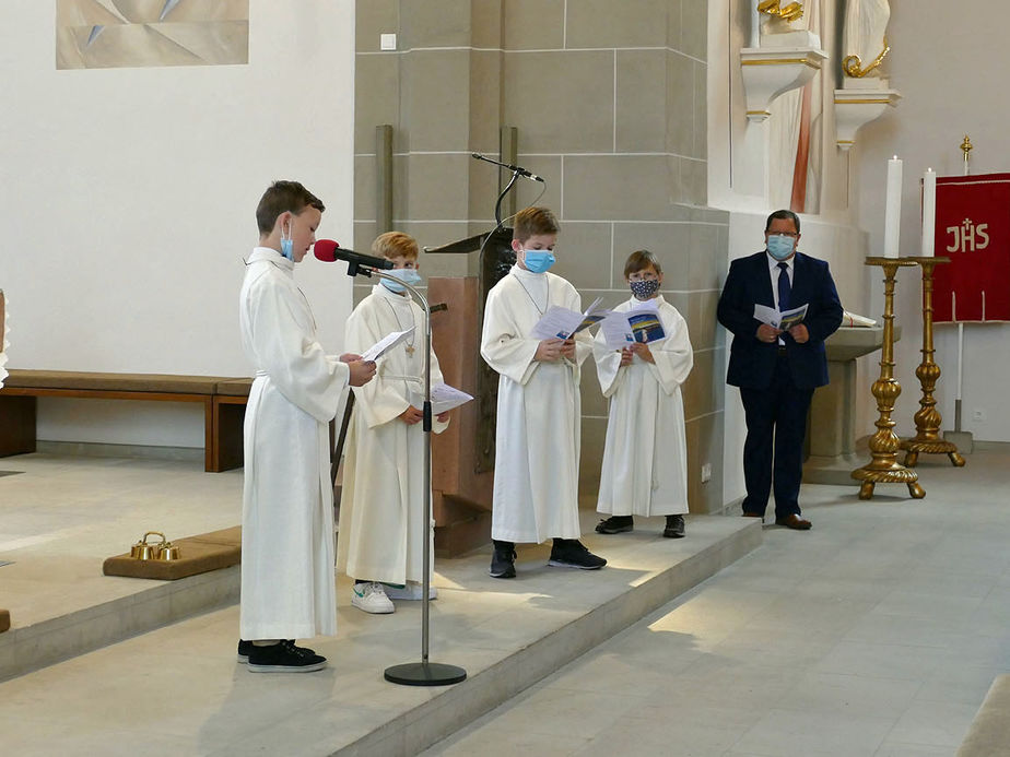 Feier der 1. Heiligen Kommunion in Sankt Crescentius (Foto: Karl-Franz Thiede)